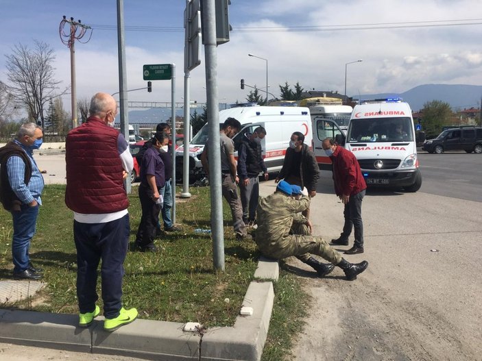 Bolu’da askeri ambulans, araçla çarpıştı: 5 yaralı
