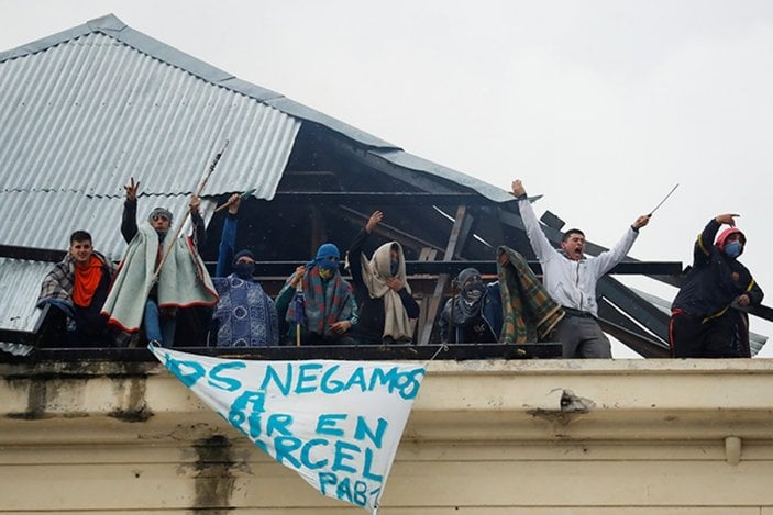 Arjantin'de ev hapsi isteyen mahkumlar ayaklandı