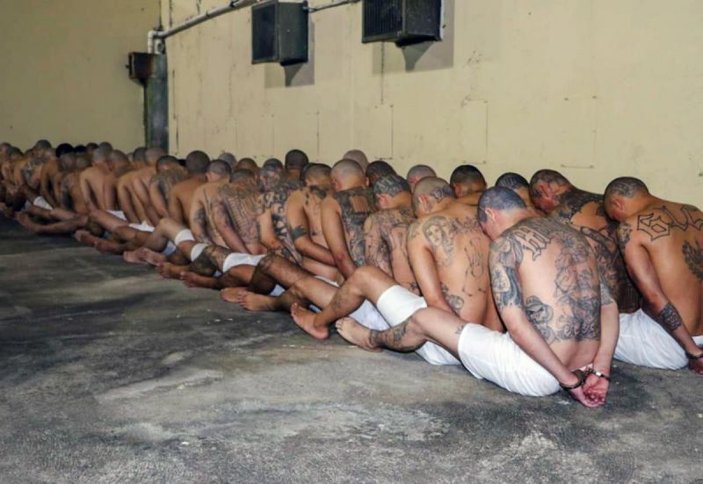 El Salvador'da çete üyelerine hücre cezası