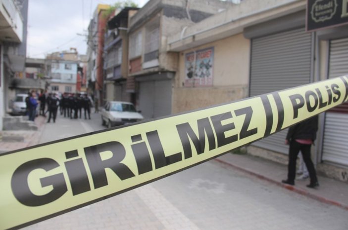 Adana'da uygulamadan kaçan genç, yanlışlıkla vuruldu