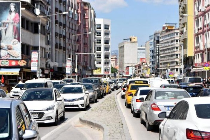 İzmir'de sokağa çıkma yasağı sonrası yoğunluk
