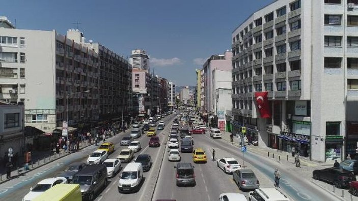 İzmir'de sokağa çıkma yasağı sonrası yoğunluk
