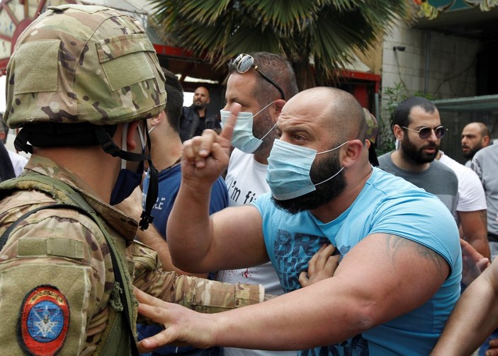 Lübnan'da ordu, göstericilere müdahale etti