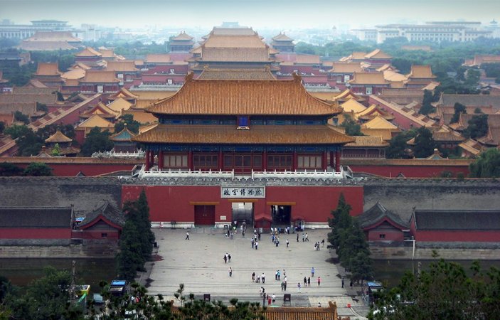 Çin'deki dünyanın en büyük sarayı ziyarete açılıyor