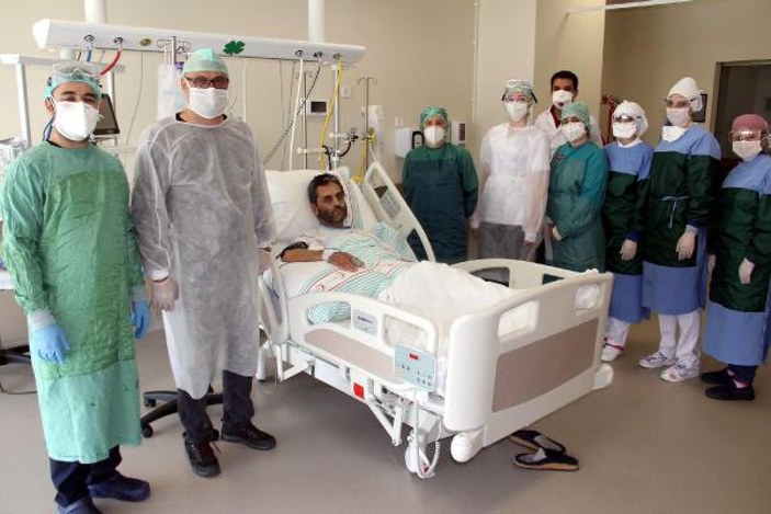 Kayseri'de koronayı yenen doktor hastasını da kurtardı
