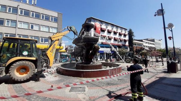 Edirne'de CHP'li belediye heykel yıktı