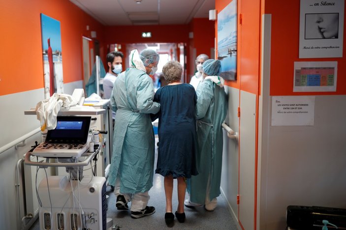 Fransa'da korona hastalarında plazma tedavisine izin