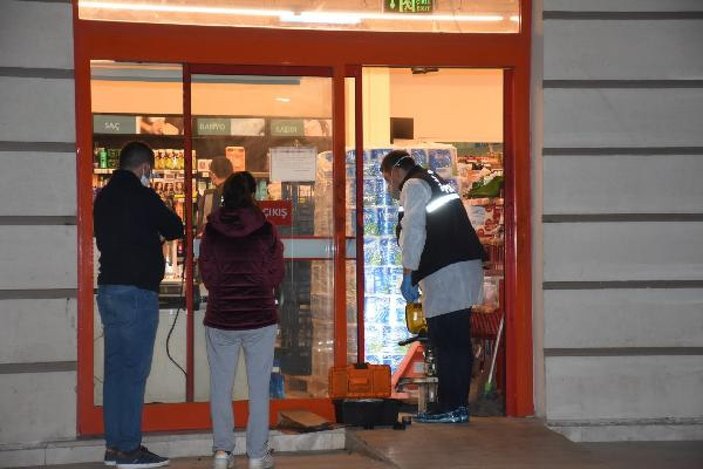 İzmir'de 3 hırsız marketi soydu