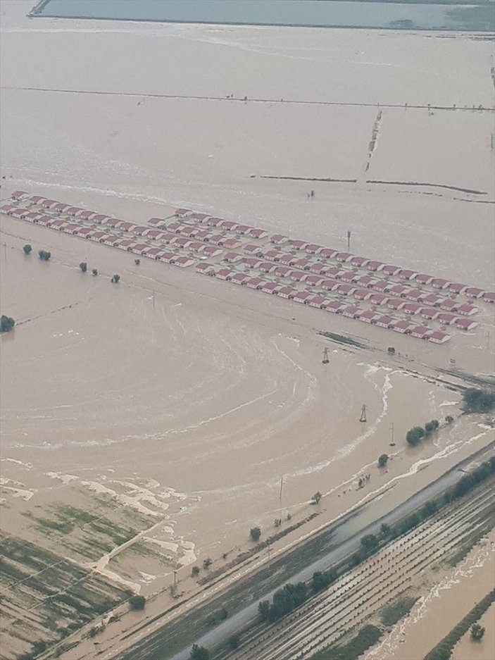 Özbekistan'da aşırı yağışlar nedeniyle baraj duvarı çöktü
