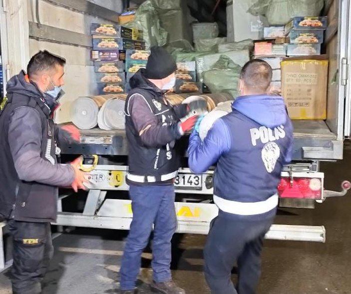 Erzurum'da 8 bin 850 paket kaçak sigara ele geçirildi