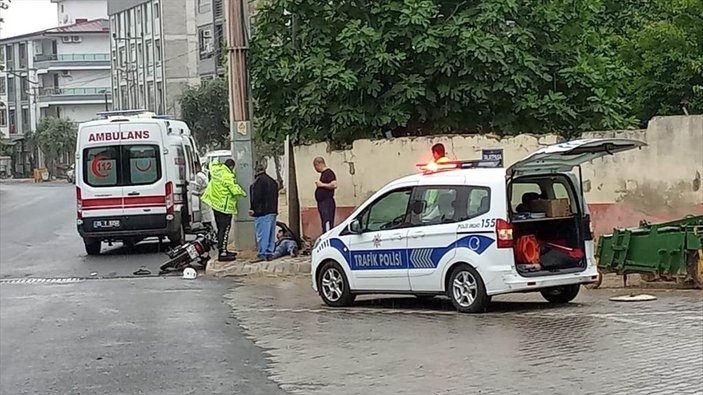 İzmir'de kamyonla motosiklet çarpıştı: 1 ölü
