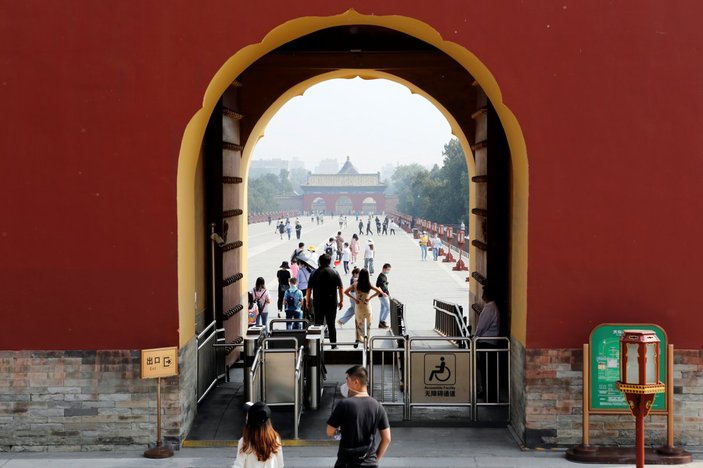 Çinliler karantina sonrası tatile çıktı