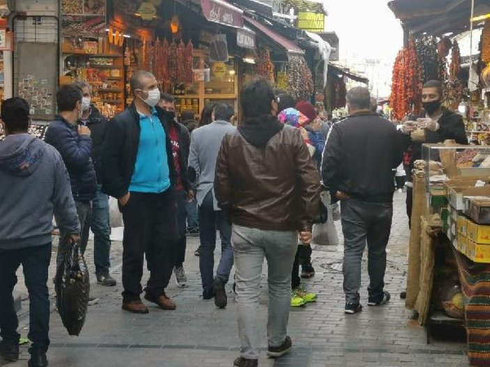 Eminönü'nde Ramazan alışverişi yoğunluğu