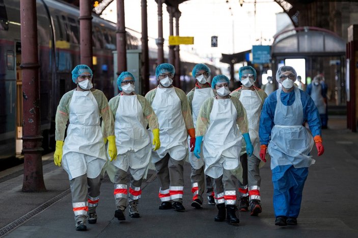 Fransa'da koronavirüsten 278 kişi daha hayatını kaybetti