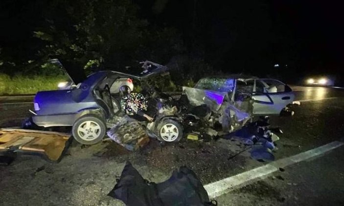Muğla'da otomobiller kafa kafa çarpıştı: 2 ölü