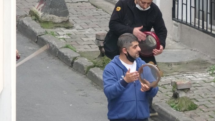 Şişli sokaklarında müzisyenler çaldı, vatandaşlar eğlendi