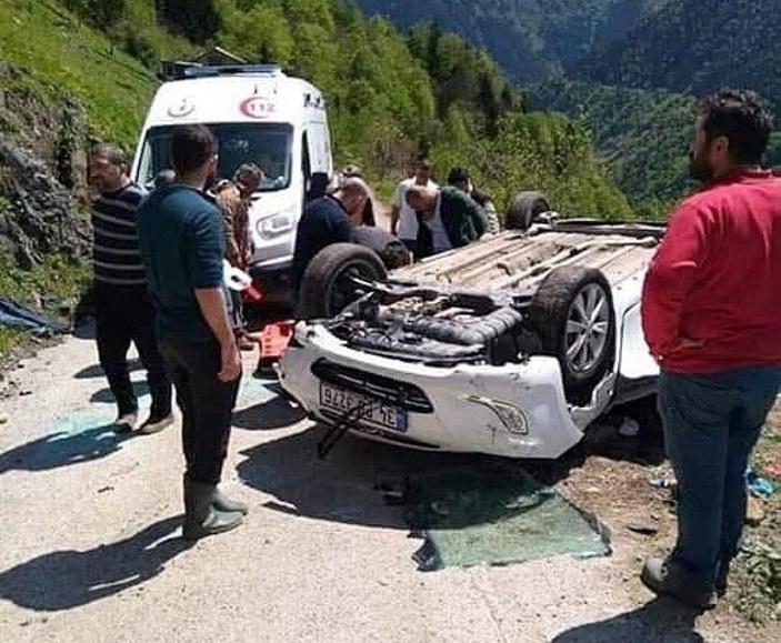 Trabzon'da otomobil uçuruma yuvarlandı : 1 ölü