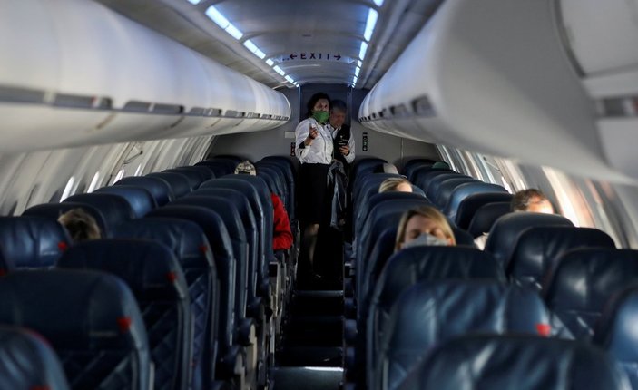 IATA: Uçaklarda orta koltukları boş bırakmaya gerek yok