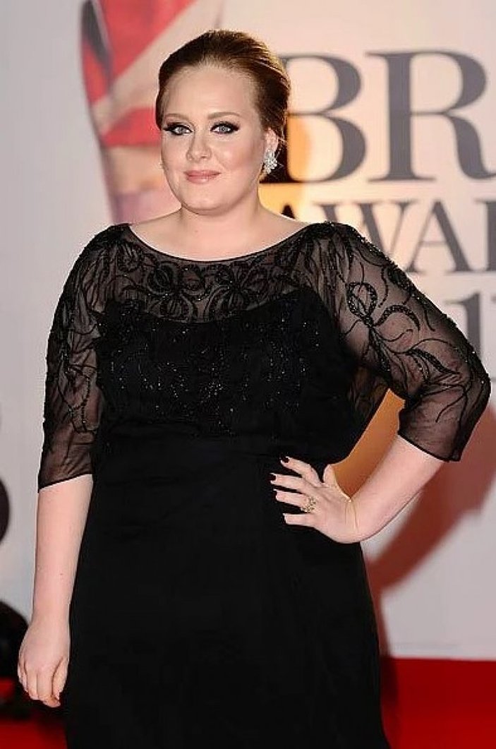 Adele’nin yeni görüntüsü şaşırtıyor