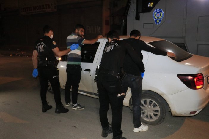 Adana polisi uyuşturucu satanlara göz açtırmıyor