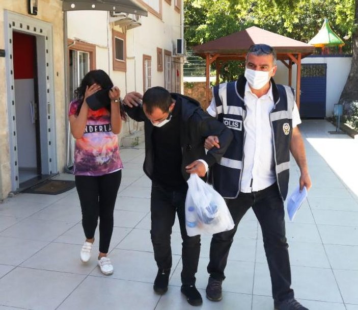 Antalya'da, marketten hırsızlık yapan çift yakalandı