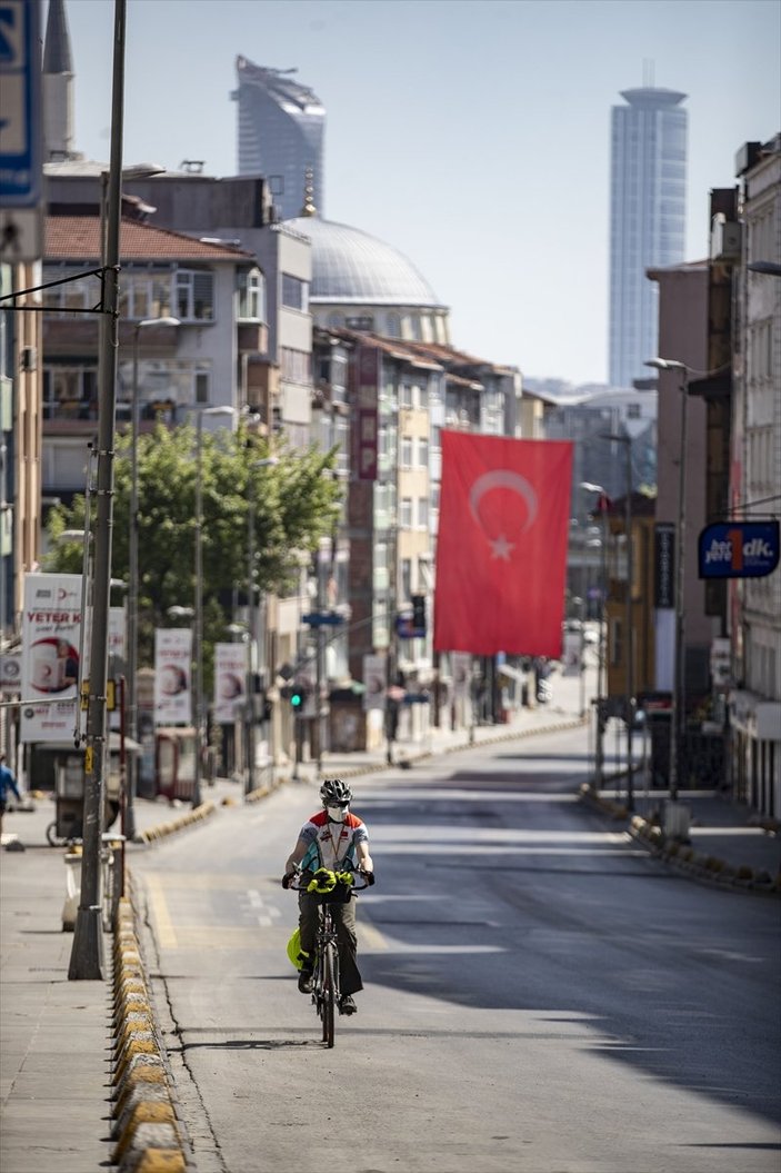 İstanbul, sokak yasağıyla sessizliğe büründü