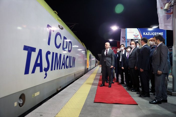 Marmaray'dan ilk yurt içi yük treni geçti