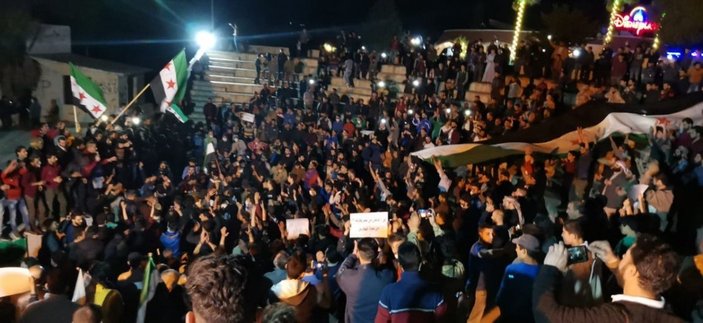 İdlib'de Esad rejimi karşıtı protesto
