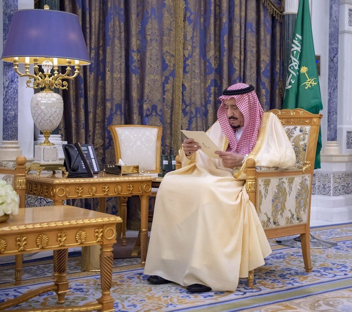 Suudi Arabistan, korona nedeniyle kemer sıkacak