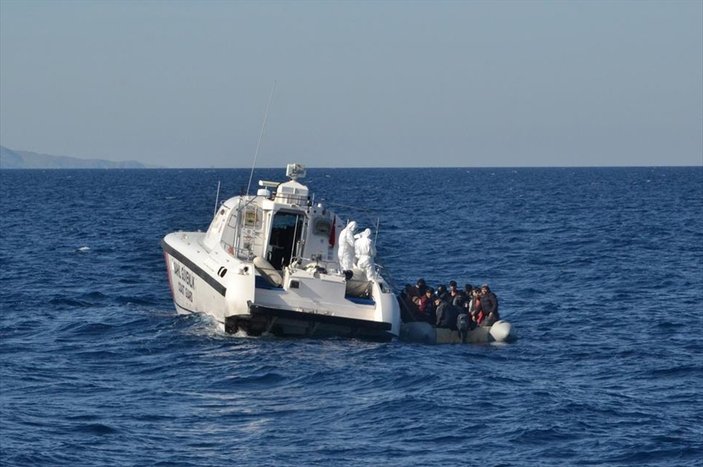 Yunanistan'ın geri yolladığı 24 sığınmacı kurtarıldı