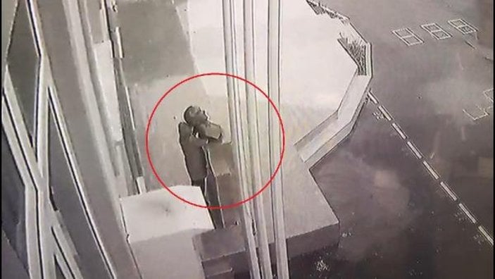 Bursa'da okullardan Atatürk büstü çalan hırsız yakalandı