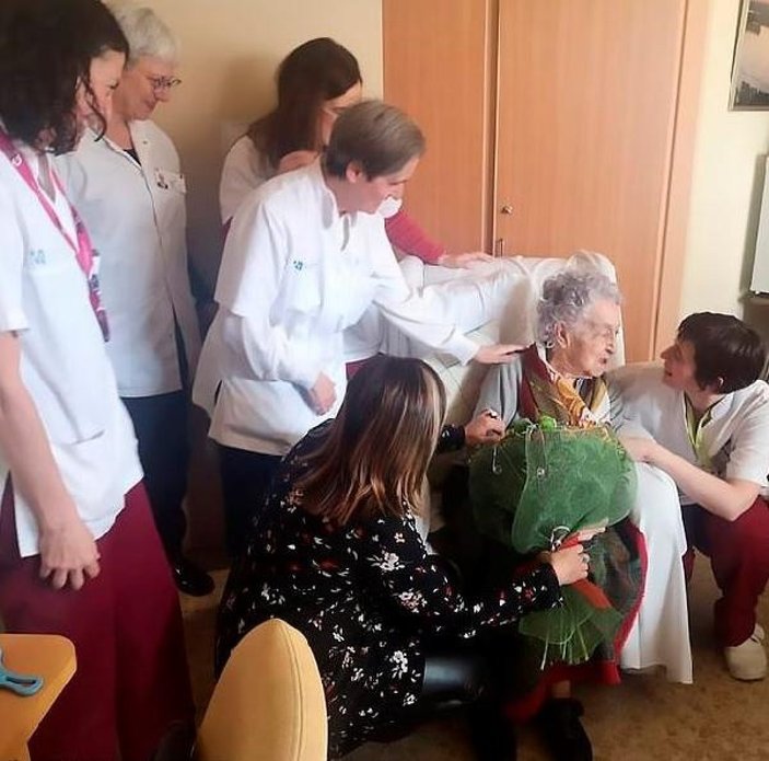 İspanya'da 113 yaşındaki kadın koronayı yendi