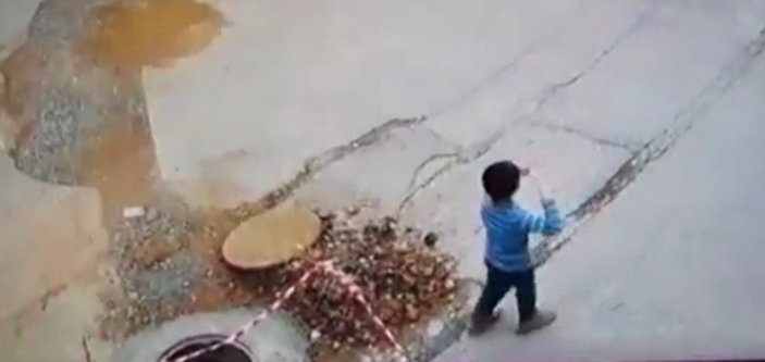 Mersin'de uçurtma uçuran çocuk kanala düştü
