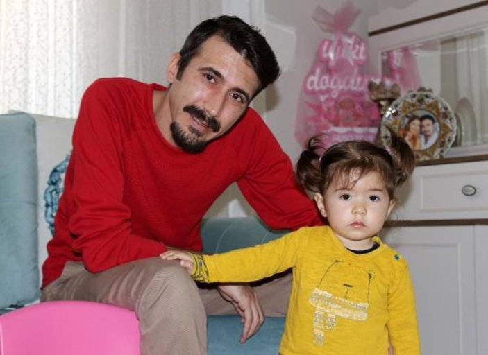 Antalya'da yaşayan hemşire, 18 aylık kızına kavuştu