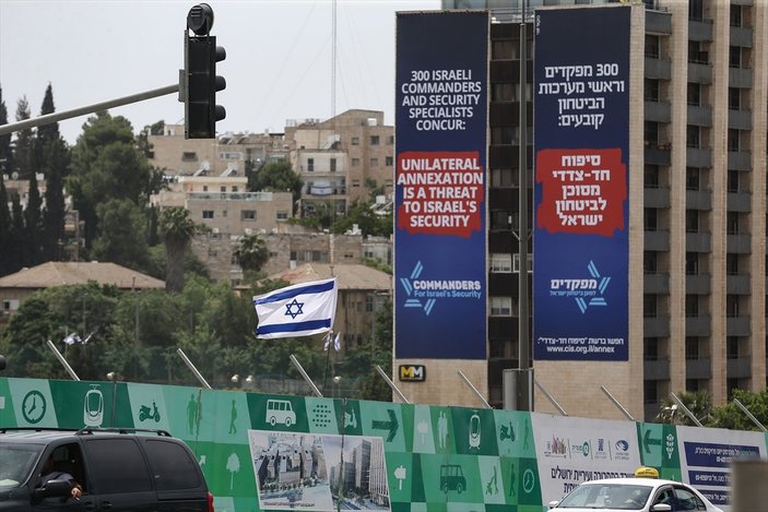 İsrail'de Pompeo'ya afişli ilhak uyarısı