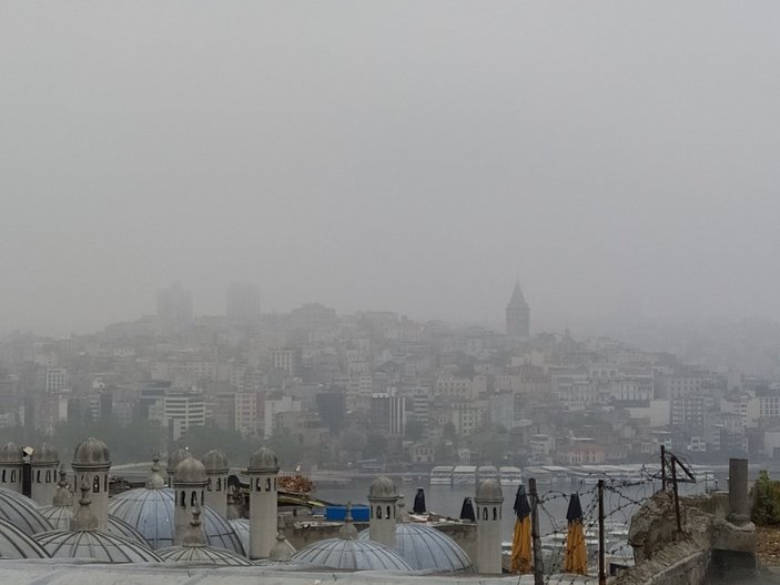 İstanbullular yeni güne sisle uyandı