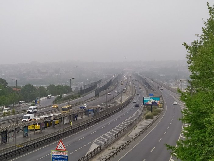 İstanbullular yeni güne sisle uyandı