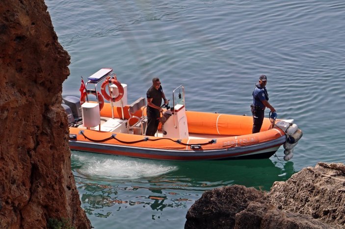 Antalya'da denize giren 5 kişiye ceza kesildi
