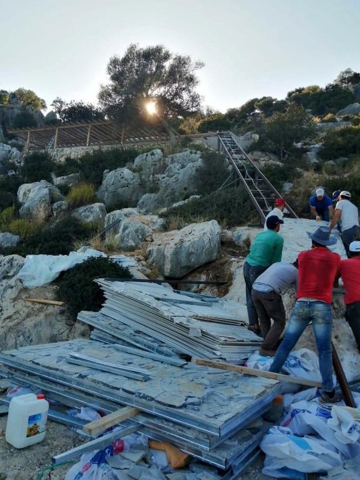 Antalya'da tespit edilen kaçak villa mühürlendi
