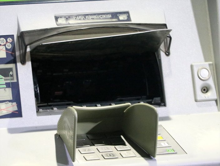 İzmir'de bankamatik hırsızı yakalandı