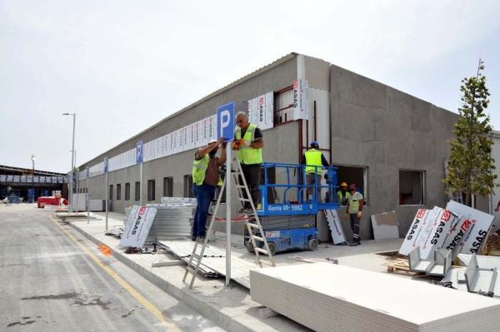 Yeşilköy pandemi hastanesinin tabelası asıldı