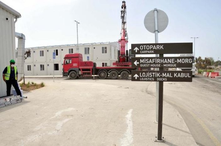 Yeşilköy pandemi hastanesinin tabelası asıldı