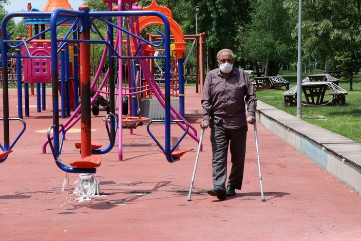 65 yaş ve üzeri vatandaşlar parklara akın etti