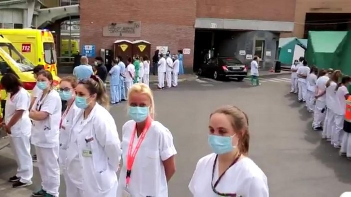 Sağlıkçılar, Belçika Başbakanı Wilmes'i protesto etti