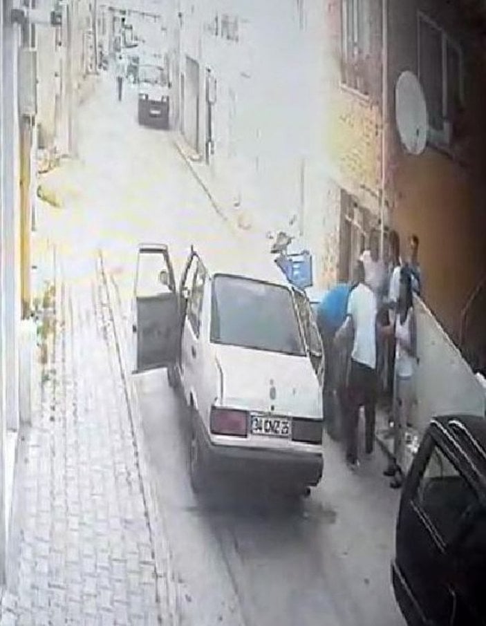 Bursa'da tartıştığı kişiyi sokak ortasında vurdu