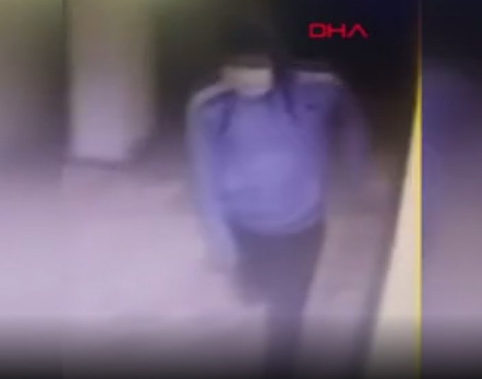 İzmir'de apartmanlardaki hırsızlık kamerada