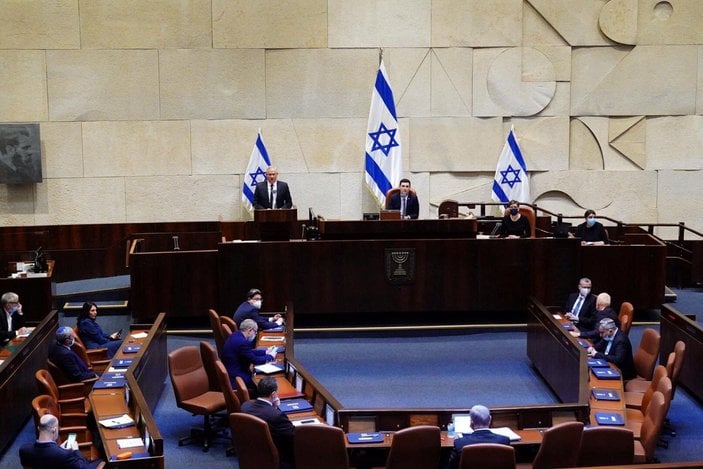 Netanyahu, yeni kabinesini parlamentoya sundu