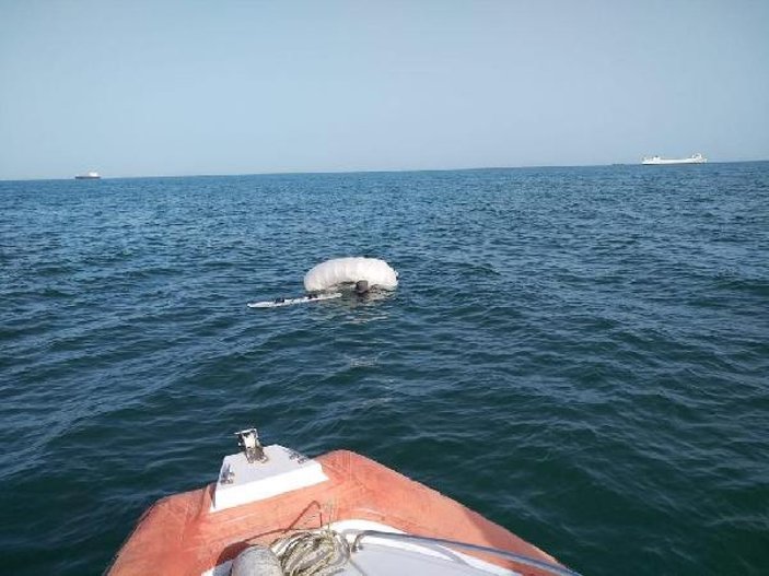 Mersin'de, denizde mahsur kalan sörfçü kurtarıldı