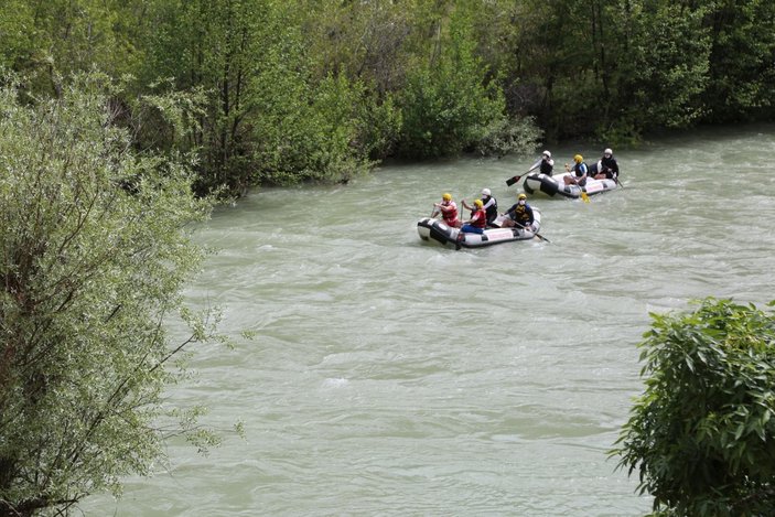 Tunceli'de rafting sezonu açıldı