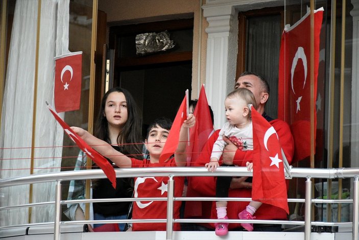 Cumhurbaşkanı canlı yayında İstiklal Marşı okudu